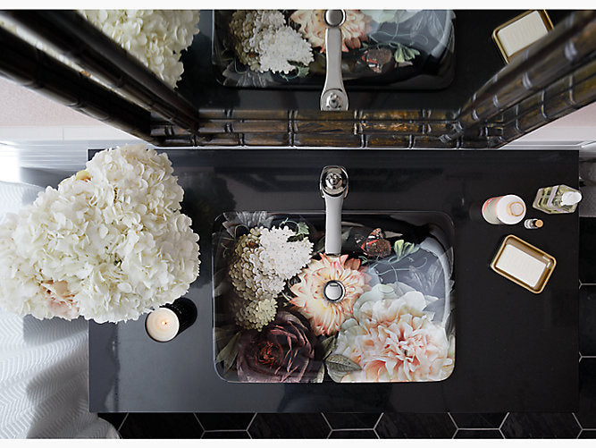 Dutchmaster in Blush Floral on Carillon Rect Vessel