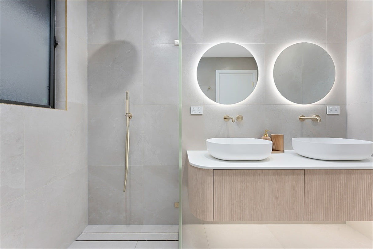 SLIM SHOWER ON BRACKET BRUSHED GOLD