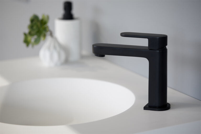 Ecco Short Basin Mixer Matte Black